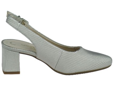 Slingback pump
